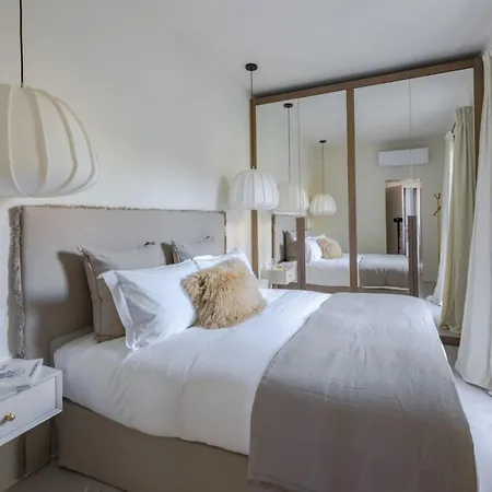 - Galileo's Garden At Ponte Vecchio Daire Floransa