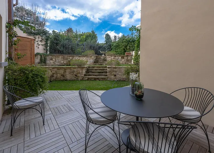 Apartment - Galileo's Garden At Ponte Vecchio *